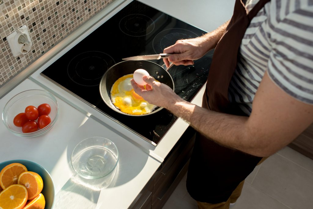 Electric Cooktop with Downward Vent